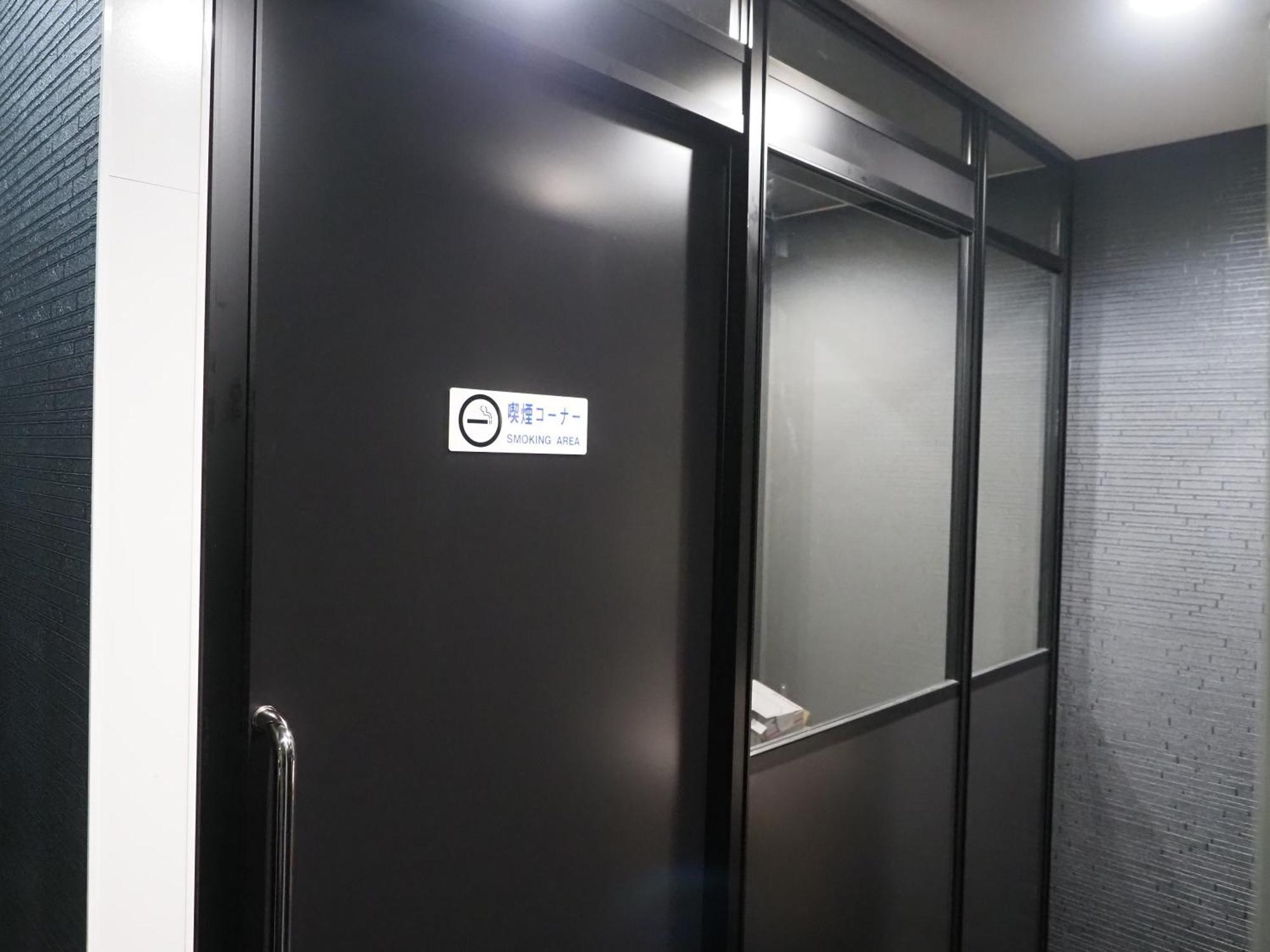 Capsule Hotel Block Room Токио Экстерьер фото