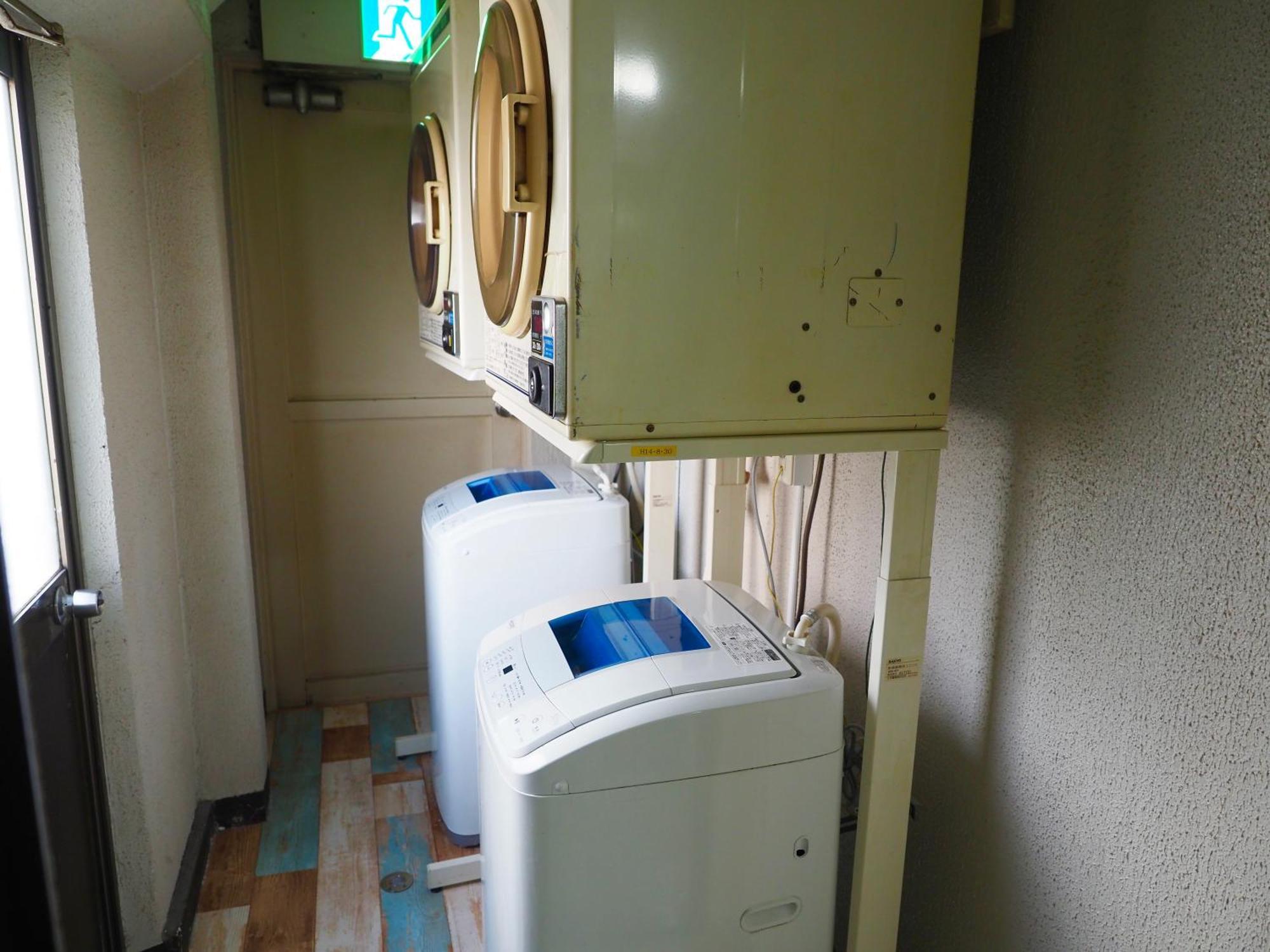 Capsule Hotel Block Room Токио Экстерьер фото